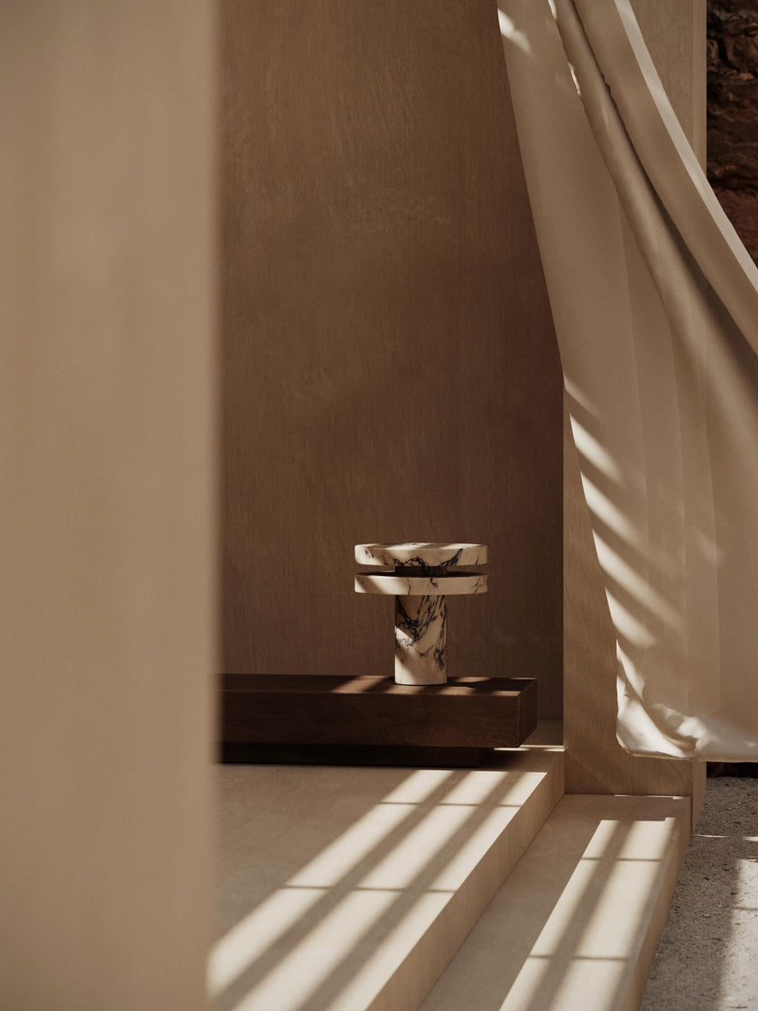 Viresta Table Lamp