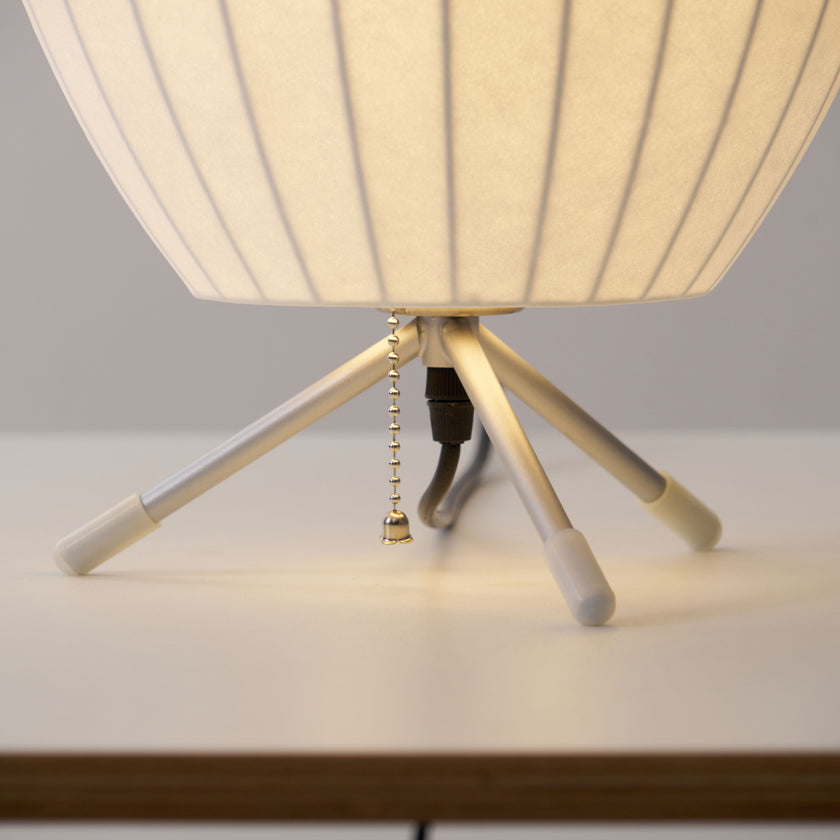Nelson Stativ-Tischlampe