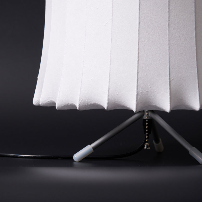 Nelson Stativ-Tischlampe