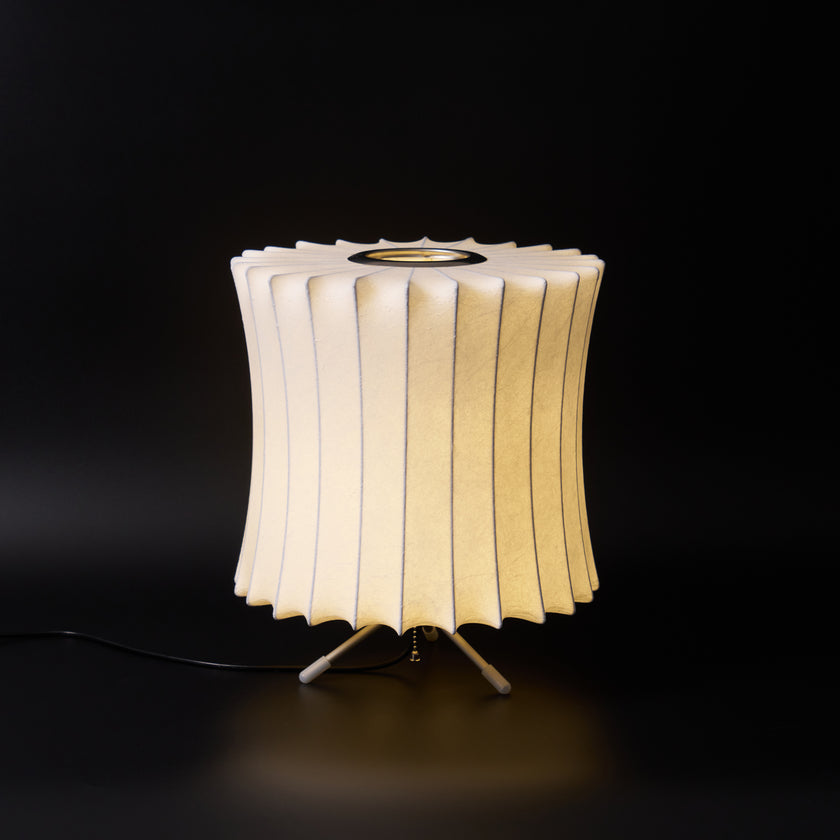 Nelson Stativ-Tischlampe