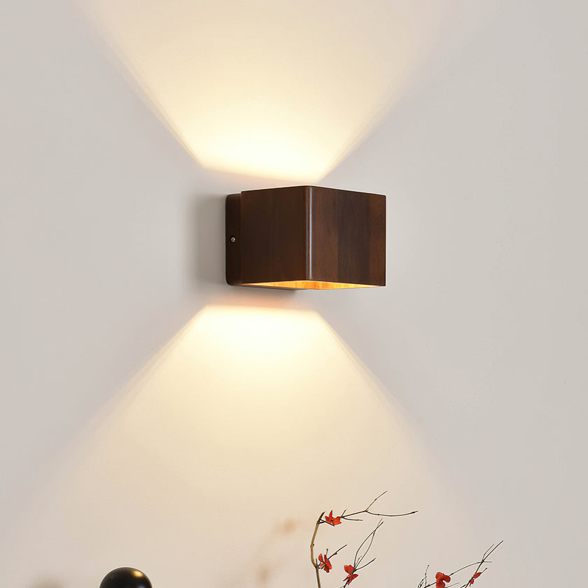 Norrick Wall Light