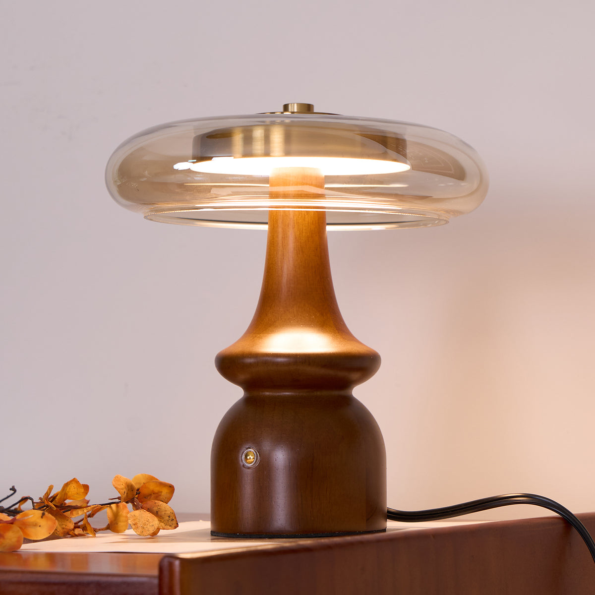 Nova Wooden Table Lamp – detail 2