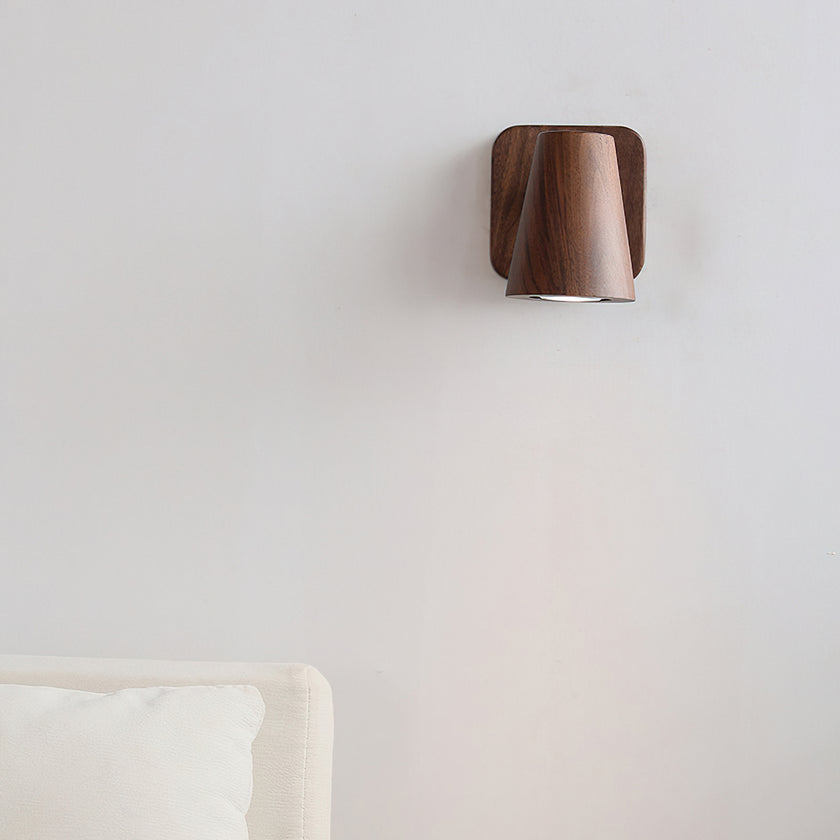 Ouglres Wall Lamp