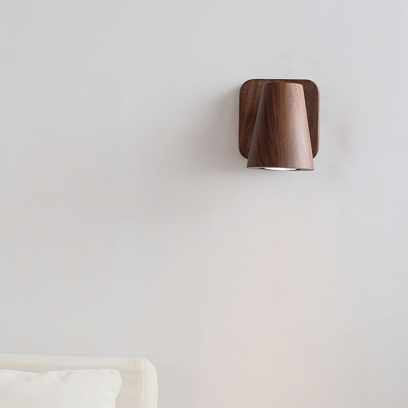 Ouglres Wall Lamp