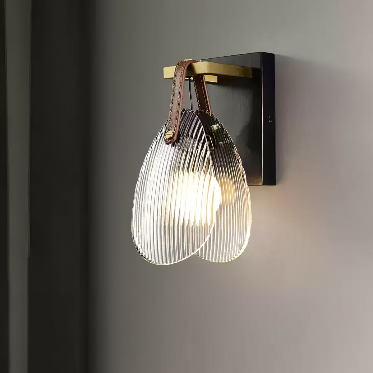 Pearl Shell Wall Lamp – detail 2