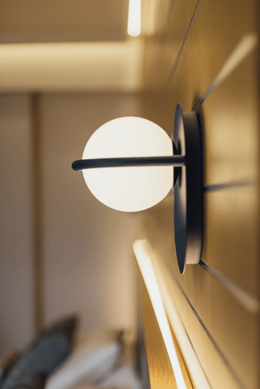 Rise Orb Wall Lamp