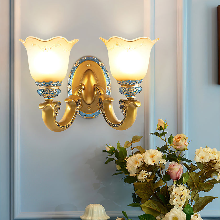 مصباح حائط على شكل زهرة من Royal Oppai