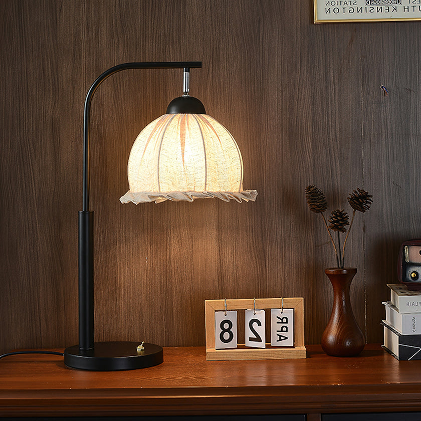 Ruffle Retro Table Lamp