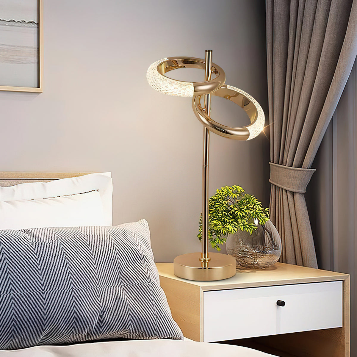 Shiny Earrings Table Lamp – detail 2