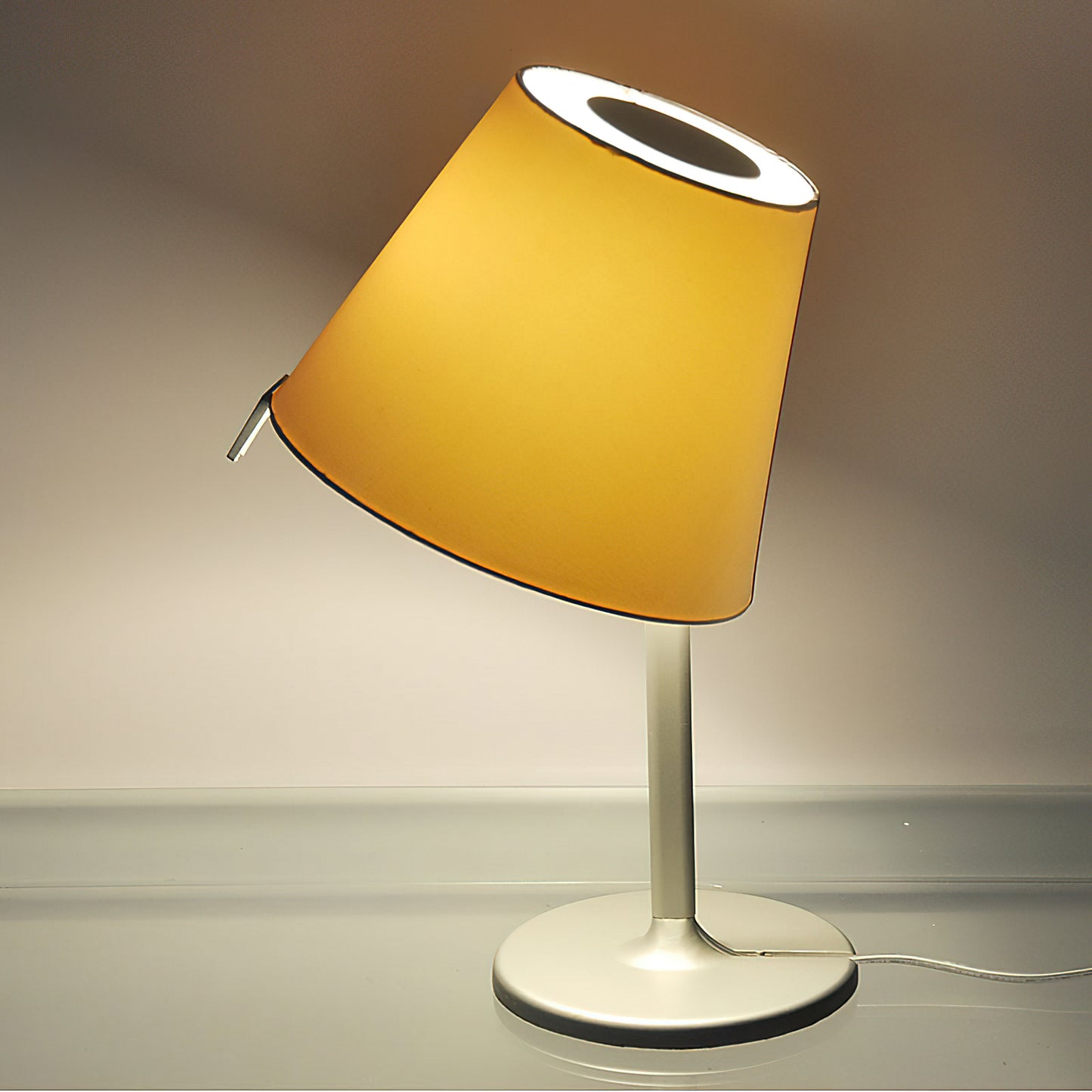 Sisbu Table Lamp