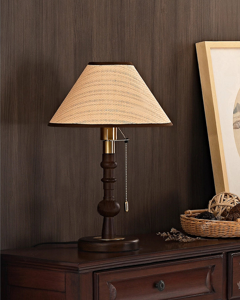 Valinte Table Lamp