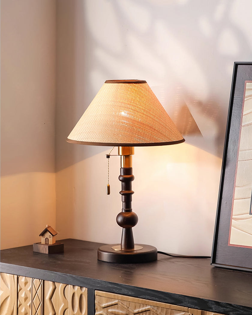 Valinte Table Lamp