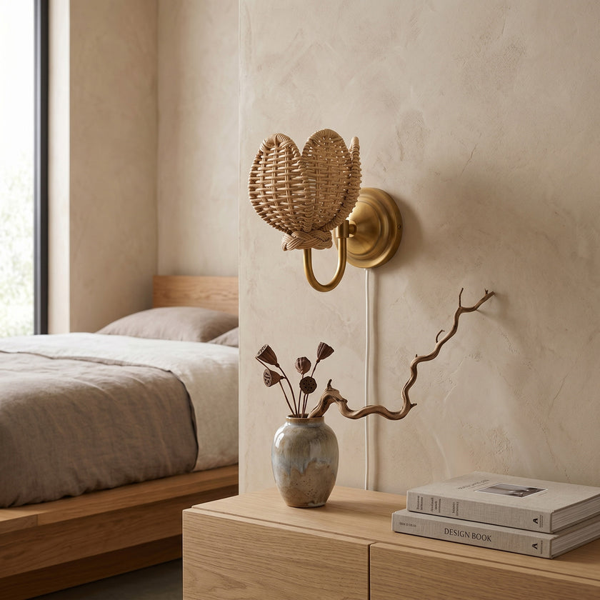 Wistara Plug-In Wall Light