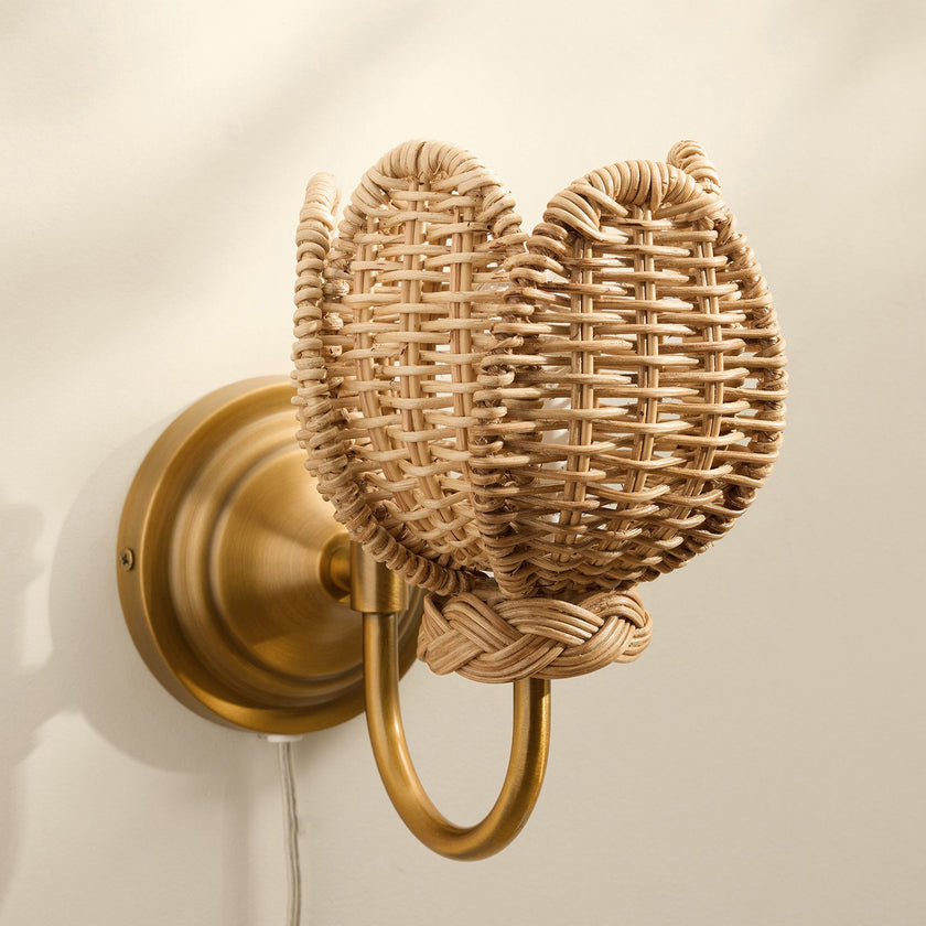 Wistara Plug-In Wall Light