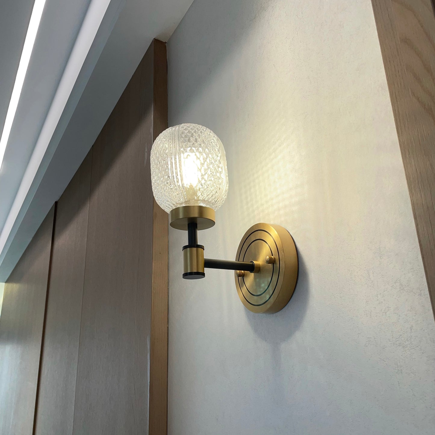 Ari Wall Lamp