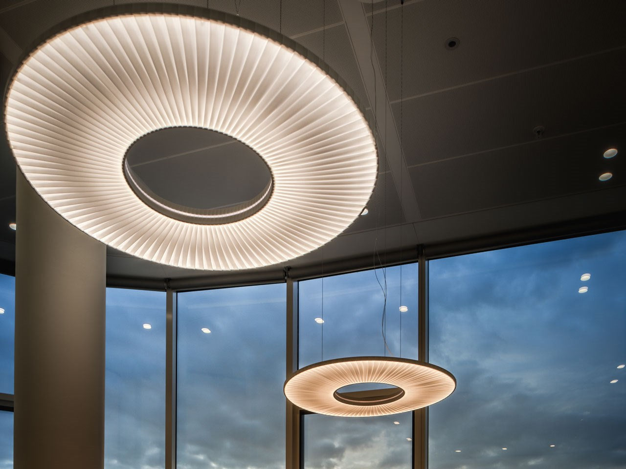Iris Pendant Light