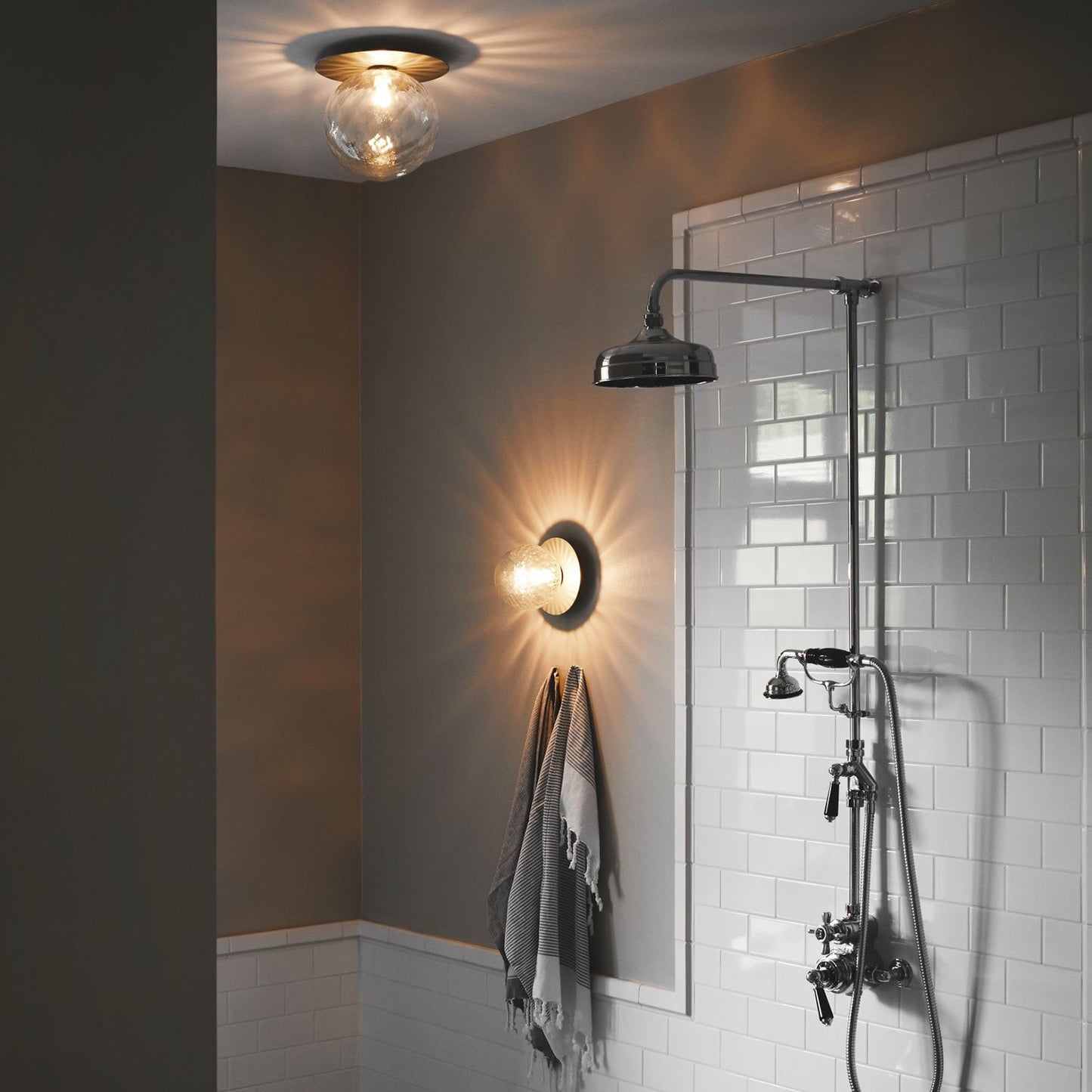 Liila Wall/Ceiling Lamp
