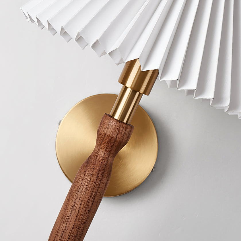 Maison Wooden Wall Lamp