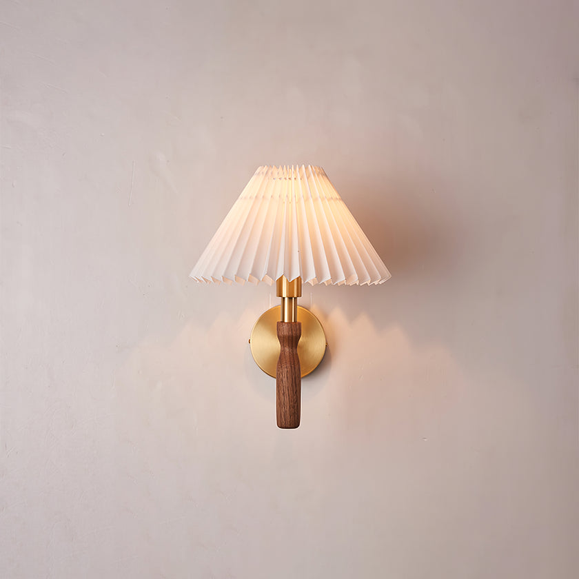 Maison Wooden Wall Lamp
