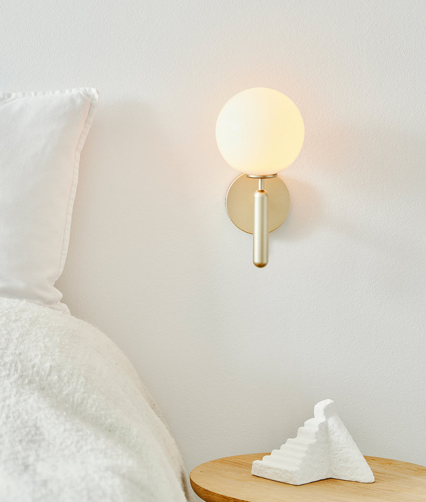 Miira Wall Lamp