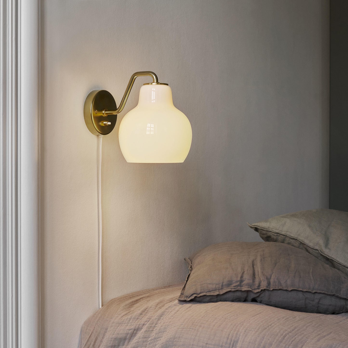 Ring Crown Wall Lamp
